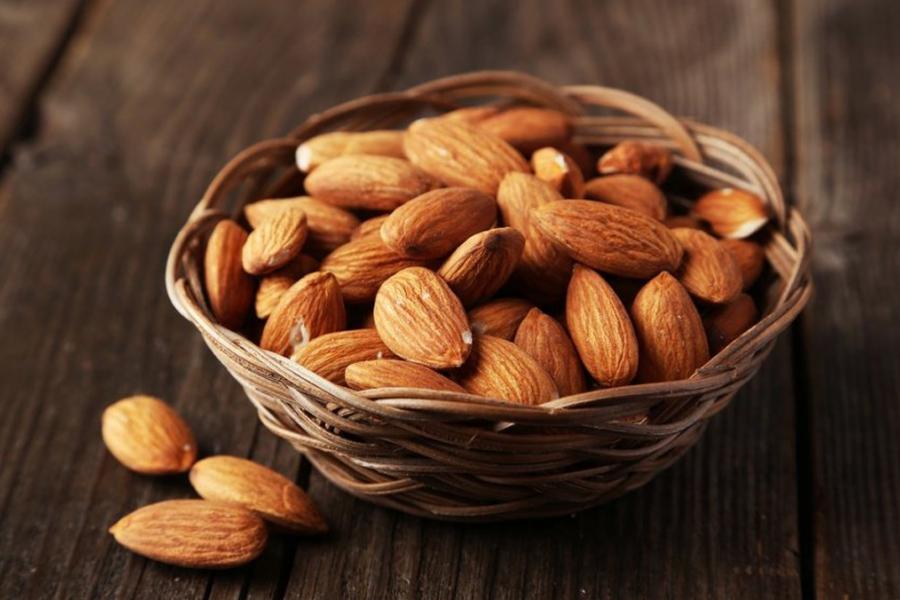 Lợi ích của việc ăn hạnh nhân đối với đường huyết và quá trình giảm cân là gì?